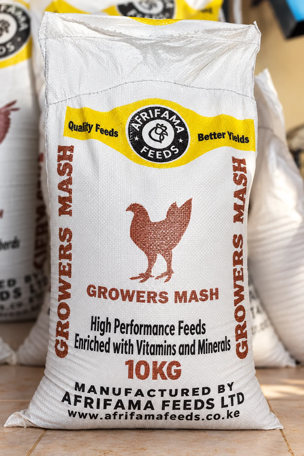 Complete Afrifama Growers Mash 10 kg bag with its product label visible.